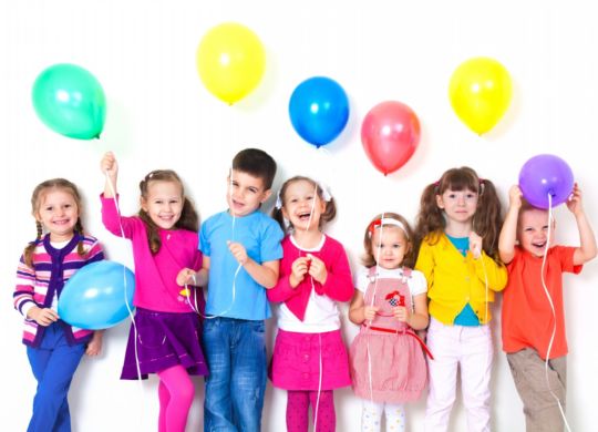 Big-group-of-happy-children-with-balloons