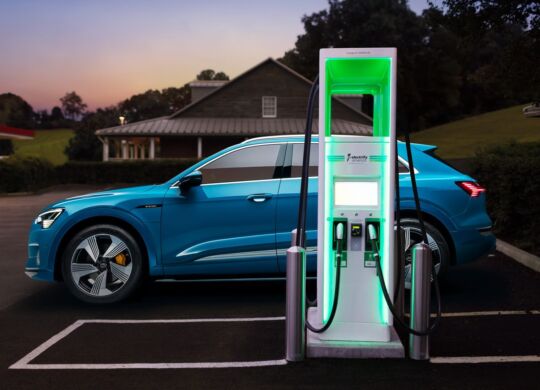 electric-charging-audi-e-tron-hevcars-5